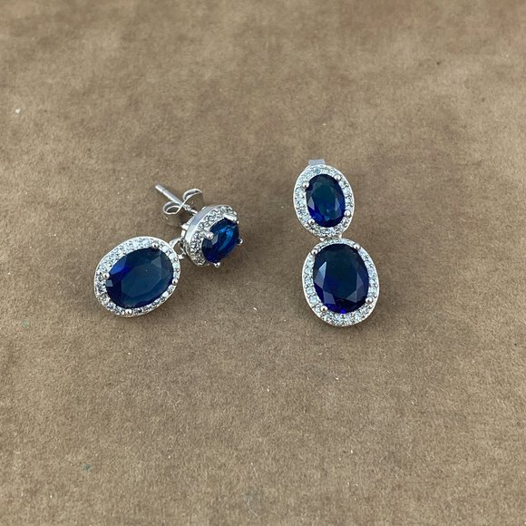 Fabulous Blue, Blue Sapphires Earrings sen in Sterling Silver - Picture 4 of 6